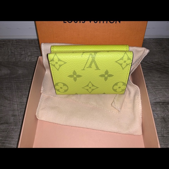 Louis Vuitton taigarama discovery compact wallet - Picture 2 of 8